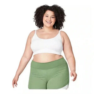 Size 1X FWD White Seamless Sports Bra